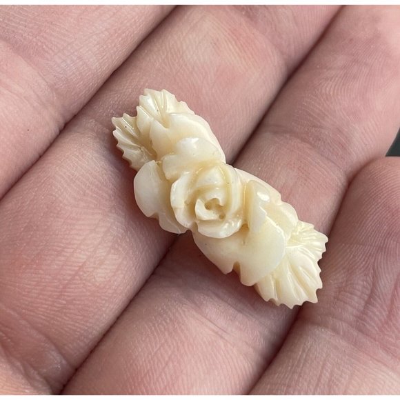 Antique - Vintage Hand Carved Skin Toned Coral Rose Flower Rosette Carving - Picture 2 of 9